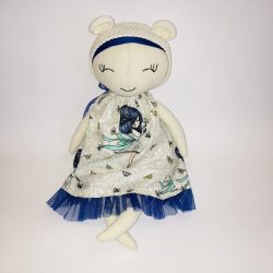 Kék tündéres ruhás macibaba